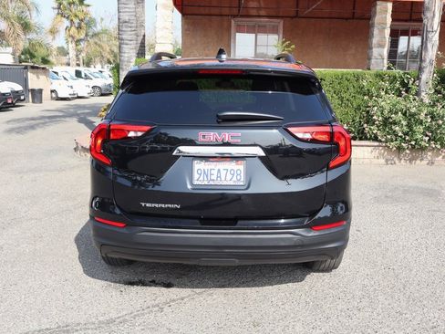 Used 2020 GMC Terrain SLE w/ Driver Convenience Package image 7