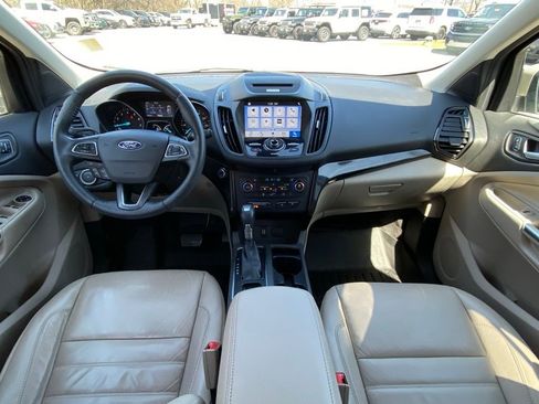 Used 2017 Ford Escape Titanium image 32