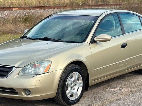 Used 2002 Nissan Altima 2.5 S image 3