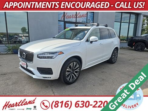 Used 2021 Volvo XC90 T6 Momentum image 1