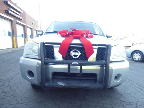Used 2005 Nissan Titan SE RWD image 11