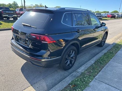Used 2022 Volkswagen Tiguan SE AWD/4WD image 3