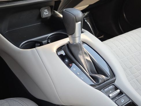 Certified 2024 Honda HR-V LX image 30