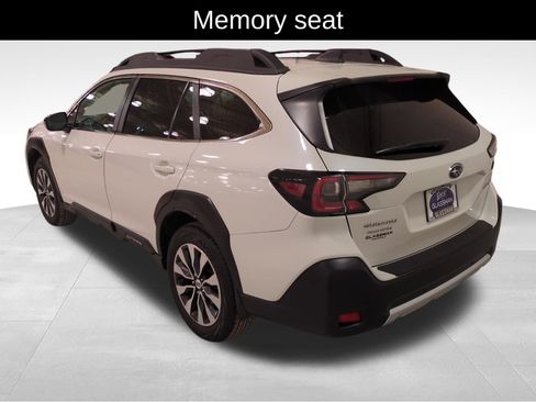 Used 2023 Subaru Outback Limited image 7
