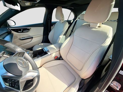 Used 2025 Mercedes-Benz C 300 Sedan image 23