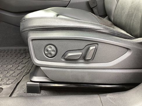 Used 2019 Audi Q5 2.0T Premium Plus w/ Premium Plus Package image 10