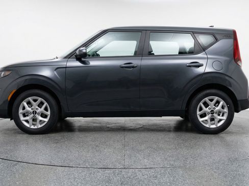 Used 2025 Kia Soul LX w/ LX Technology Package FWD image 5