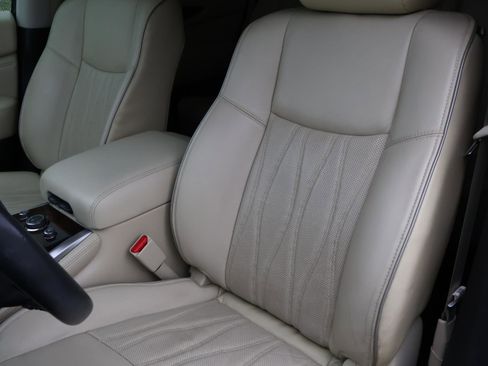 Used 2018 INFINITI QX60 FWD w/ Deluxe Technology Package image 16