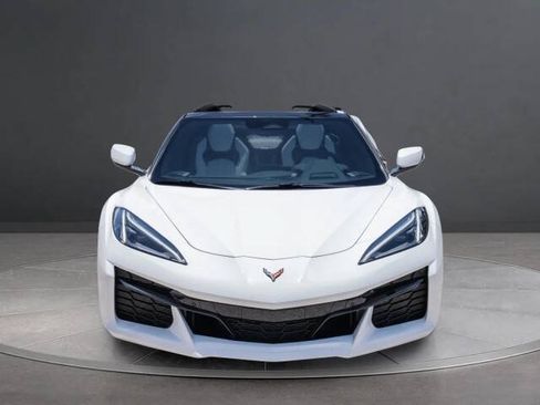 Used 2024 Chevrolet Corvette Z06 RWD image 4