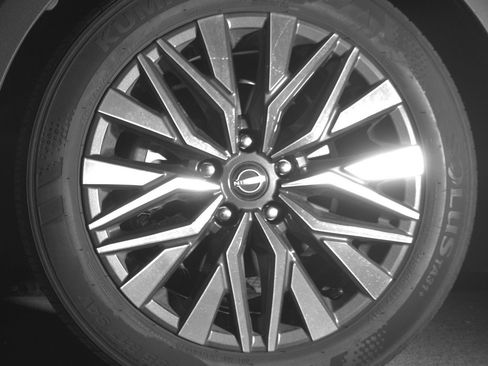 Used 2025 Nissan Altima 2.5 SV image 12