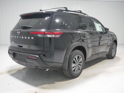 New 2025 Nissan Pathfinder SV image 5