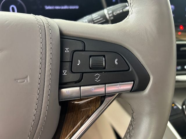 Used 2023 Cadillac Escalade Premium Luxury Platinum AWD/4WD image 15