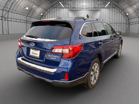 Used 2017 Subaru Outback 3.6R Touring w/ Popular Package #5A image 4