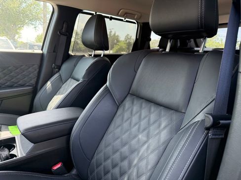 Used 2024 Mitsubishi Outlander SEL FWD image 11