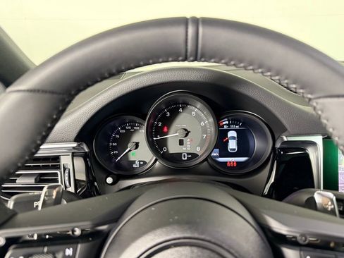 New 2025 Porsche Macan image 37