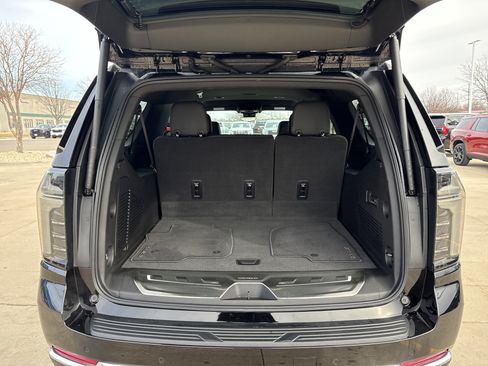 New 2025 Chevrolet Suburban High Country w/ LPO, Illumination Package image 8