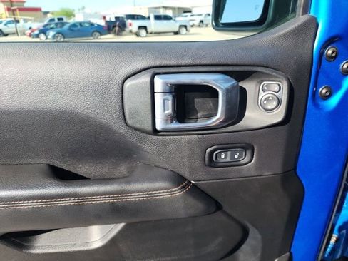 Used 2022 Jeep Gladiator Mojave w/ Cold Weather Group AWD/4WD image 54