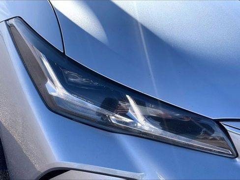 Used 2020 Toyota Avalon Limited image 31