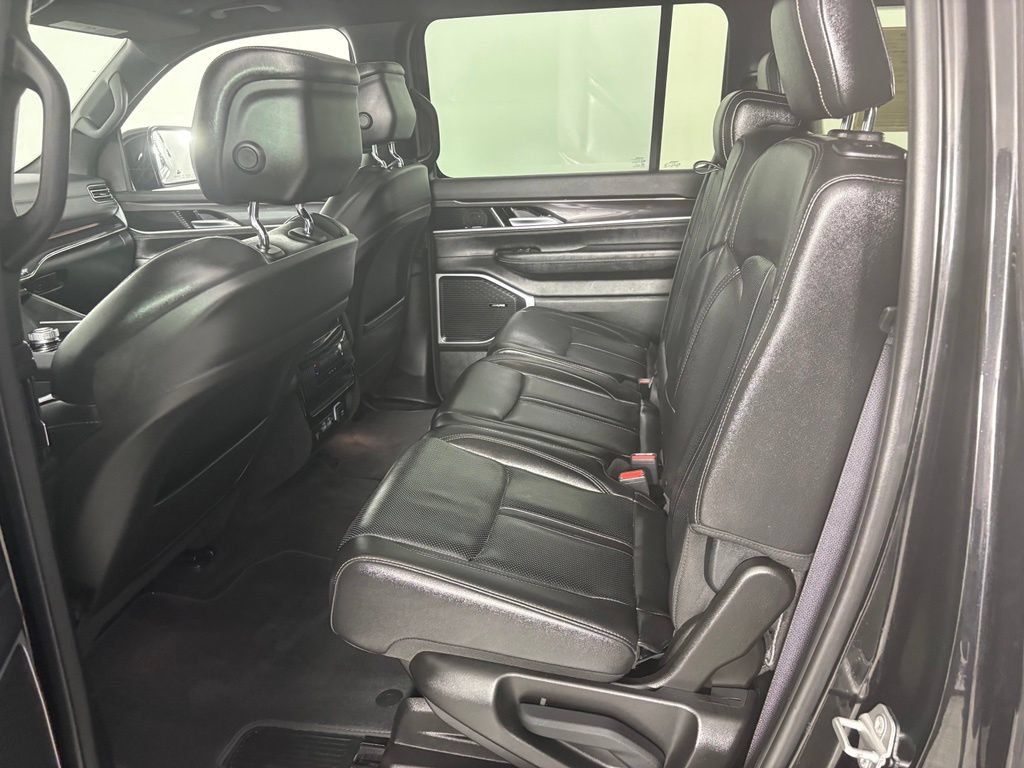 Used 2023 Jeep Wagoneer 4WD w/ Premium Group I image 14