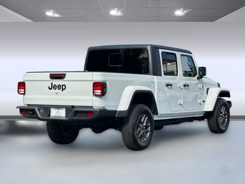 Used 2024 Jeep Gladiator Sport image 8