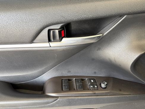 Used 2023 Toyota Camry SE FWD image 12