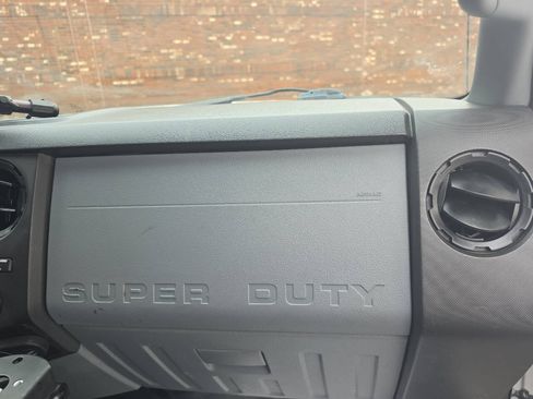 Used 2014 Ford F250 XL w/ Power Equipment Group AWD/4WD image 16