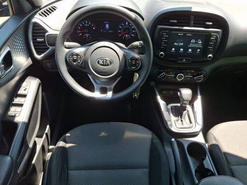 Used 2020 Kia Soul LX FWD image 13
