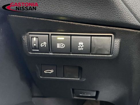 Used 2026 Toyota Corolla Cross XLE w/ Convenience Package image 29