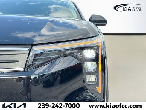 New 2025 Kia K4 LXS image 9