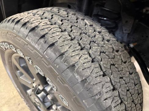 Certified 2024 RAM 2500 Big Horn w/ Night Edition AWD/4WD image 5