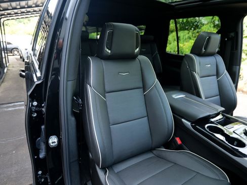 Used 2025 Cadillac Escalade Sport image 38