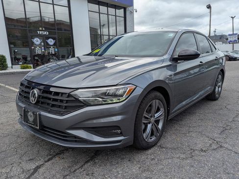 Used 2020 Volkswagen Jetta R-Line FWD image 2