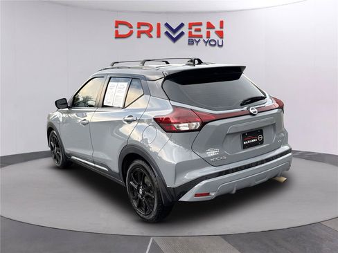 Used 2021 Nissan Kicks SR w/ SR Premium Package FWD image 6