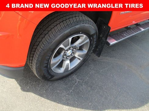 Used 2019 Chevrolet Colorado Z71 image 2