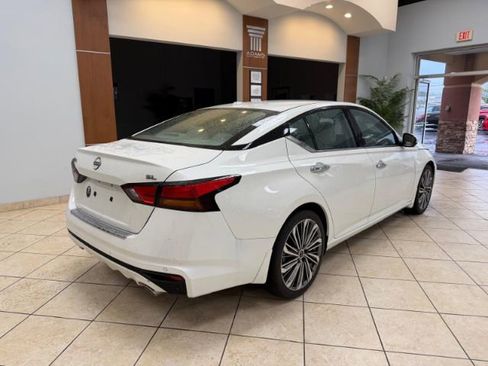 Used 2023 Nissan Altima 2.5 SL FWD image 8