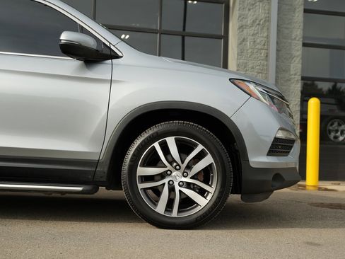 Used 2017 Honda Pilot Elite image 17