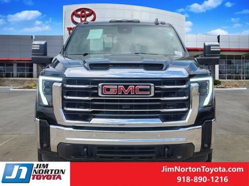 Used 2024 GMC Sierra 2500 SLT w/ SLT Premium Package AWD/4WD image 2