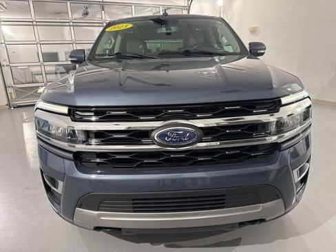 Used 2023 Ford Expedition Limited AWD/4WD image 2