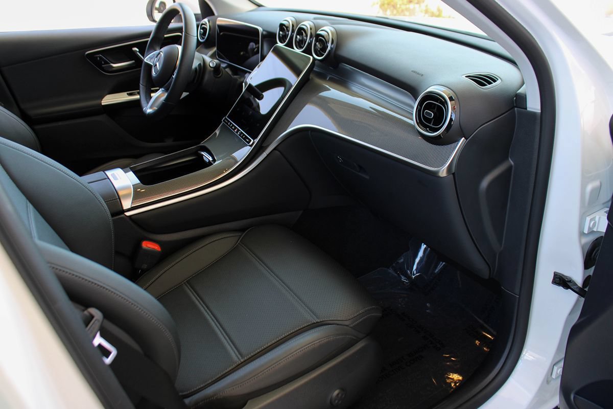 Used 2025 Mercedes-Benz GLC 350e 4MATIC image 20