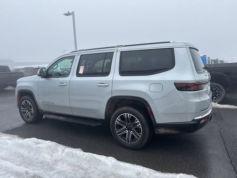 Used 2022 Jeep Wagoneer Series III image 13