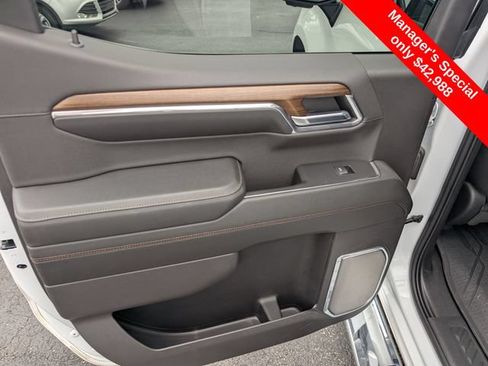 Used 2023 Chevrolet Silverado 1500 High Country w/ High Country Premium Package AWD/4WD image 11