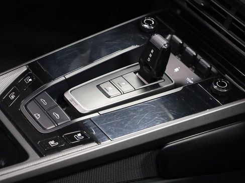 Certified 2022 Porsche 911 Carrera RWD image 20