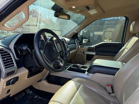 Used 2017 Ford F250 Lariat image 12
