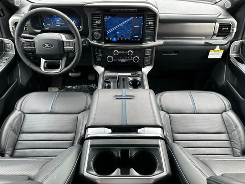 Used 2024 Ford F150 Platinum image 18