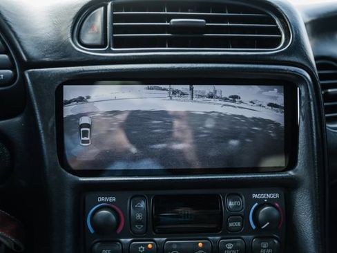 Used 1998 Chevrolet Corvette Convertible w/ Memory Pkg image 70