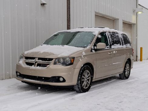 Used 2014 Dodge Grand Caravan R/T image 18