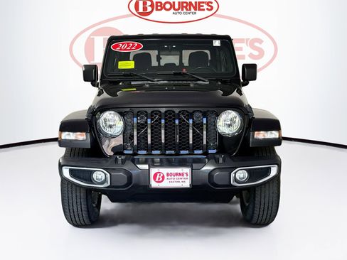 Used 2022 Jeep Gladiator Sport AWD/4WD image 4