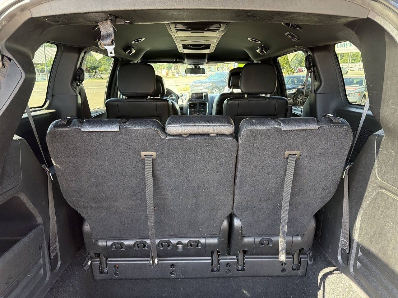 Used 2019 Dodge Grand Caravan SXT w/ Driver Convenience Group FWD image 8