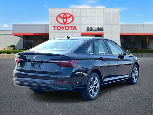 Used 2024 Volkswagen Jetta SE FWD image 5