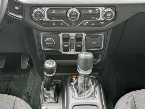 New 2026 Jeep Gladiator Sport AWD/4WD image 19